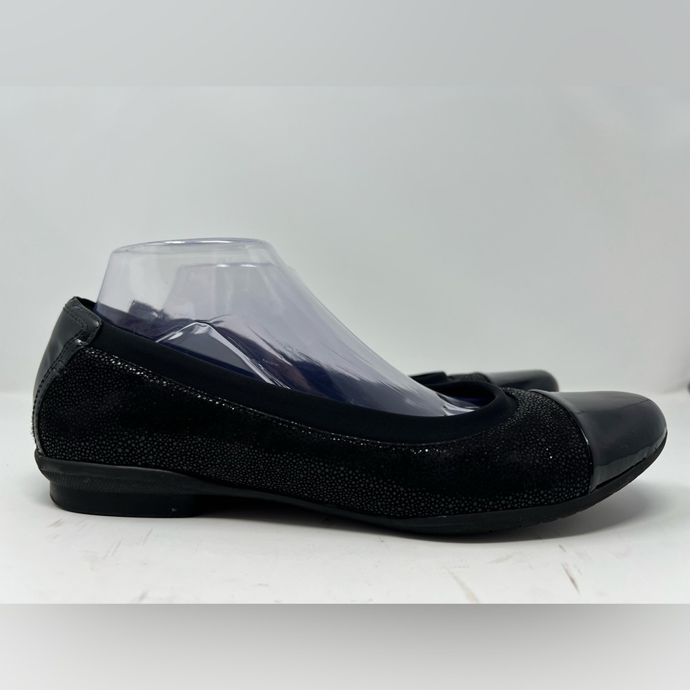 Women's Clarks Neenah Garden Ballet Flat Patent Leather Black Pebbled Size 11